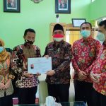 Monev dan Penyerahan Sertifikat PJJ PPKn MTs 2021 BDK Surabaya